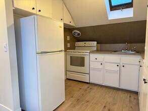 37 Oak St-Unit -5 in Middleboro, MA - Building Photo - Building Photo