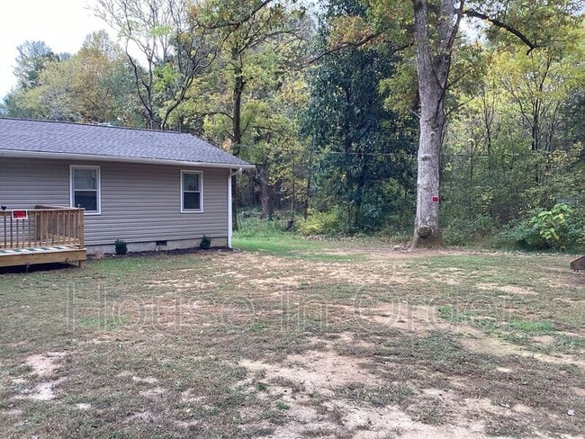 64 Valentine St in East Flat Rock, NC - Building Photo - Building Photo