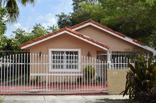 49 NW 35th St in Miami, FL - Building Photo - Building Photo