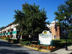 Riverdale Village Apartments in Riverdale, MD - Foto de edificio - Building Photo