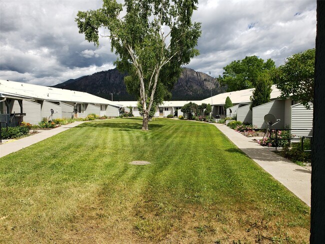 401 S 5th St E in Chewelah, WA - Building Photo - Building Photo