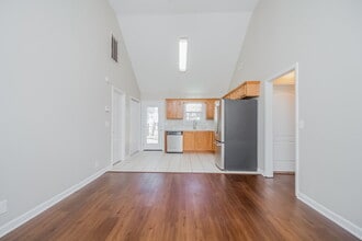 1012 7 Oaks Blvd in Smyrna, TN - Foto de edificio - Building Photo