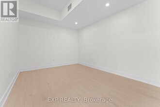 1558 Queen St E in Toronto, ON - Building Photo - Building Photo