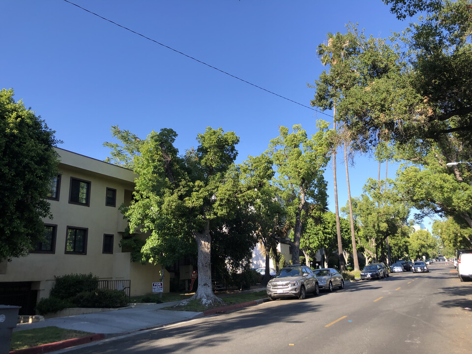 431 Burchett St, Unit 3 in Glendale, CA - Foto de edificio