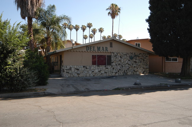 364 W 19th St in San Bernardino, CA - Foto de edificio - Building Photo