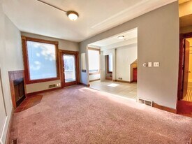 2925 N Maryland Ave in Milwaukee, WI - Building Photo