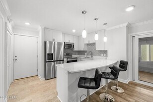 4726 Bay Point Rd in Panama City Beach, FL - Building Photo