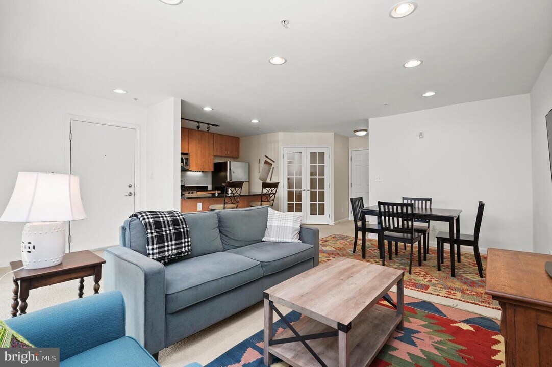 1134 Cove Rd-Unit -302 in Annapolis, MD - Building Photo