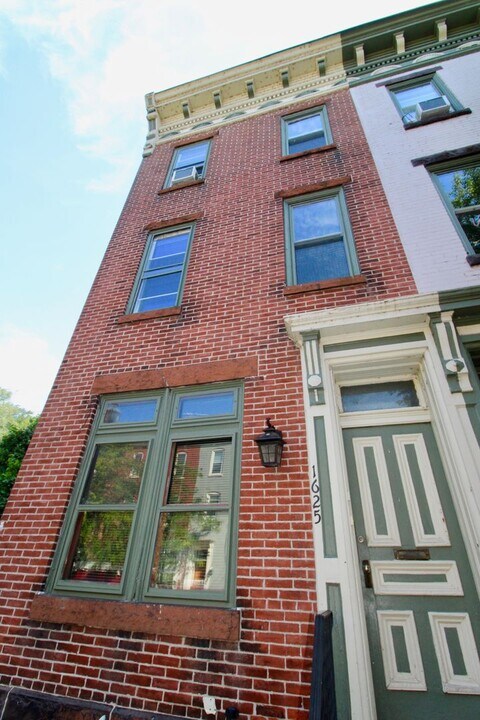 1625 N 3rd St in Harrisburg, PA - Building Photo