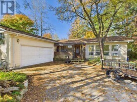 390 MacDougall Dr in Kincardine, ON - Building Photo