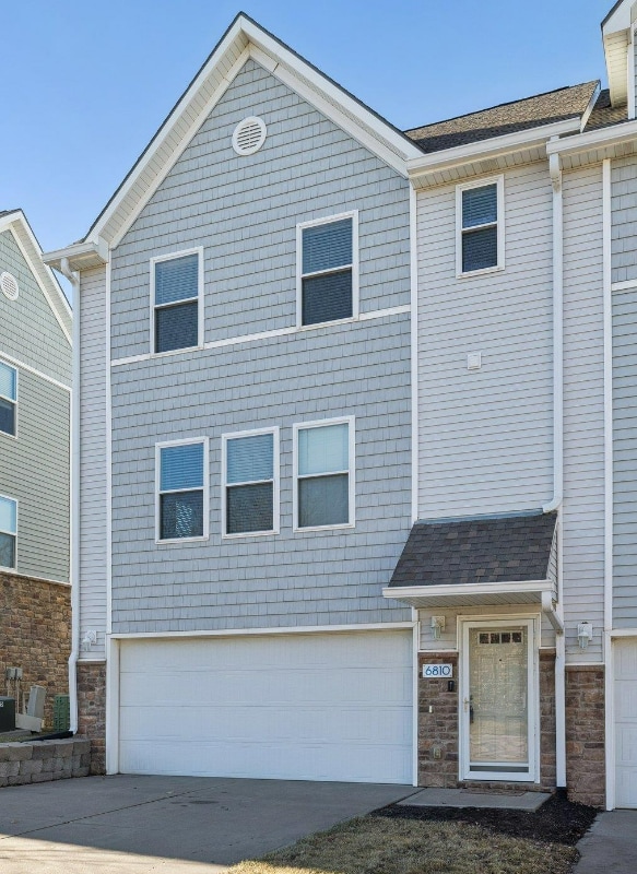 6810 S 182nd Ct in Omaha, NE - Building Photo - Building Photo