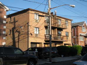 61-36 169th St in Flushing, NY - Building Photo - Building Photo