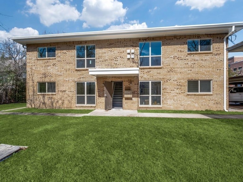 1201 N Austin St, Unit 2001-305 in Denton, TX - Building Photo