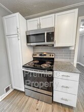 2320 W 76th St in Prairie Village, KS - Building Photo - Building Photo