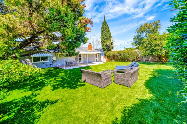 23720 Archwood St in Los Angeles, CA - Building Photo - Building Photo