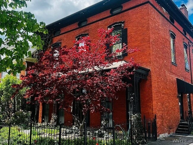 property at 522 Franklin St