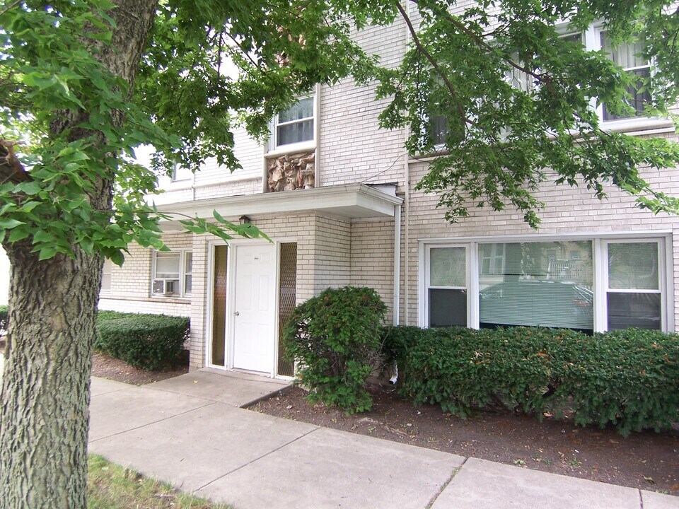 4128 W Byron St, Unit 301 in Chicago, IL - Foto de edificio