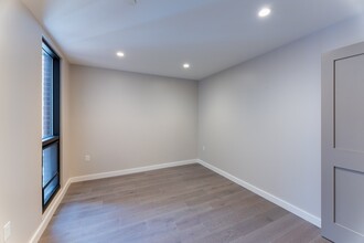 240 Hanover St, Unit 6 in Boston, MA - Building Photo - Building Photo