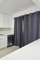 6150 W 24th Ct in Hialeah, FL - Building Photo