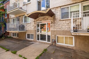 4726 De La Roche Rue in Montréal, QC - Building Photo