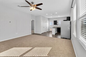 105 Bell Rings Dr in Jarrell, TX - Building Photo - Building Photo