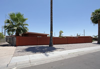 1081 N California St in Chandler, AZ - Building Photo - Building Photo