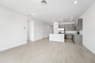 3765 Harborside Ave in Fort Pierce, FL - Foto de edificio - Building Photo