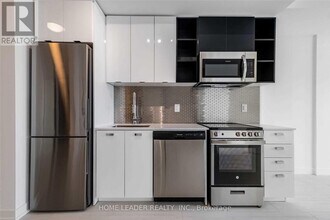 10 De Boers Dr in Toronto, ON - Building Photo - Building Photo