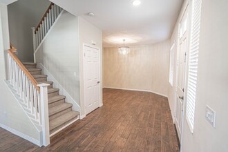 23939 Brescia Dr in Santa Clarita, CA - Foto de edificio - Building Photo