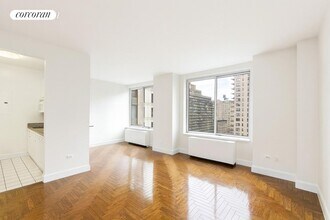 200 Riverside Blvd in New York, NY - Building Photo - Building Photo