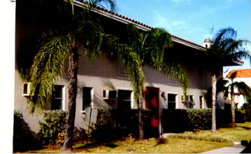 331 Madeira Ave in Coral Gables, FL - Building Photo - Building Photo