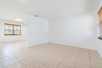 1609 Sweetgum Terrace in Weston, FL - Building Photo - Building Photo