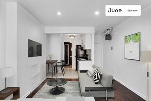 534 E 14th St in New York, NY - Building Photo