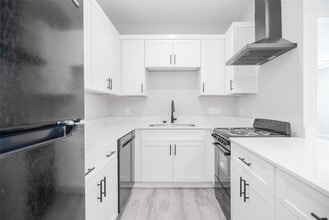 2101 Reinke Rd in Waller, TX - Foto de edificio - Building Photo