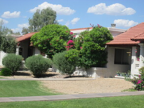 10807 W Northern Ave in Glendale, AZ - Building Photo - Building Photo