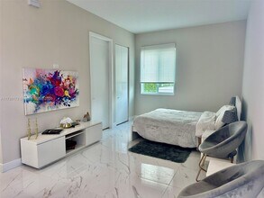 10410 NW 67th St-Unit -Next Gend in Doral, FL - Building Photo - Building Photo