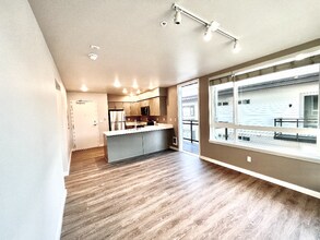 2330 Yakima Ct in Tacoma, WA - Building Photo - Building Photo