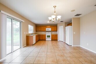 2643 Breezy Meadow Rd in Apopka, FL - Foto de edificio - Building Photo