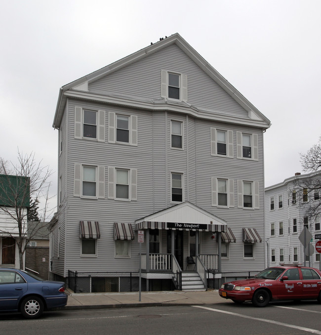 59 Chelsea St in Everett, MA - Building Photo - Building Photo