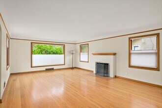 3837 NE 17th Ave in Portland, OR - Building Photo - Building Photo