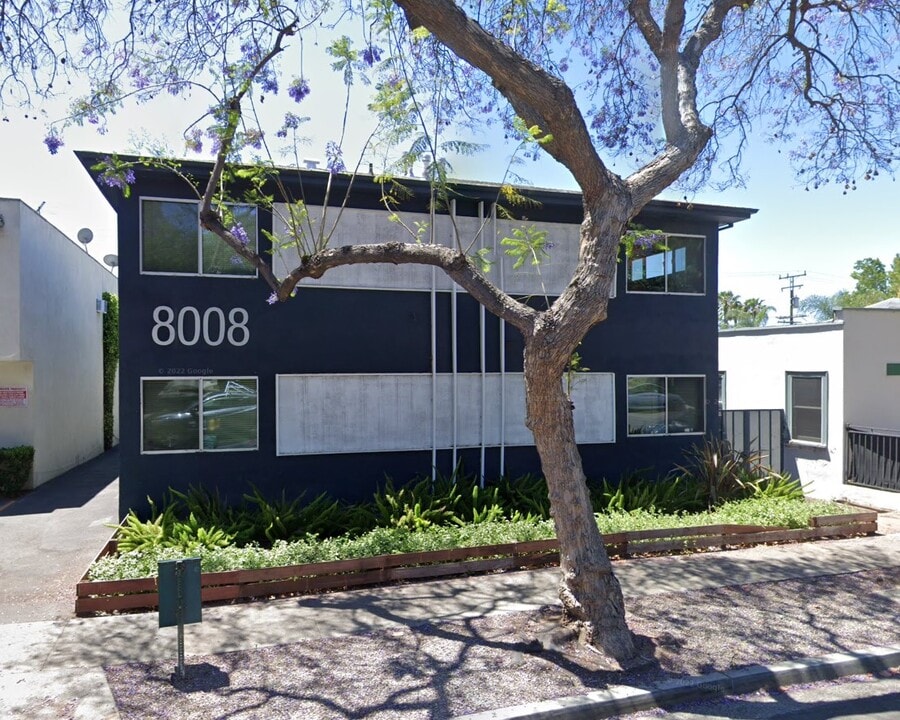 8008 Norton Ave in West Hollywood, CA - Building Photo