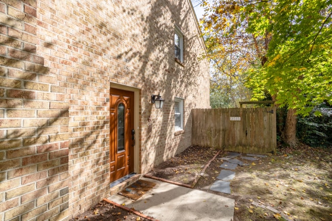 property at 2515 Longleaf Ct