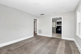 3503 Meredith Ave in Charlotte, NC - Foto de edificio - Building Photo