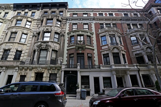 307 W 105th St in New York, NY - Building Photo - Building Photo