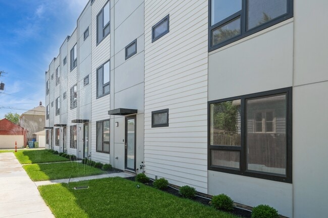 944 Beloit Ave in Forest Park, IL - Building Photo - Building Photo
