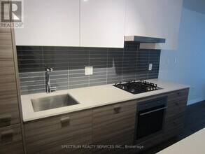 835 St Clair Ave W in Toronto, ON - Building Photo - Building Photo