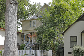 2307 H St in Sacramento, CA - Building Photo - Building Photo