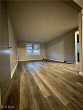 5247 Old Oxford Ln, Unit 3 in Youngstown, OH - Building Photo - Building Photo