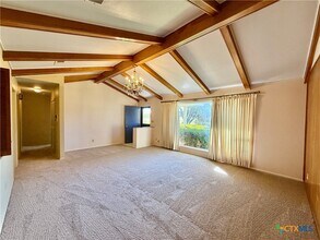 1050 Elizabeth Ave in New Braunfels, TX - Building Photo - Building Photo