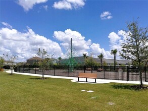 11019 Redbud Woods Ln in Orlando, FL - Building Photo - Building Photo